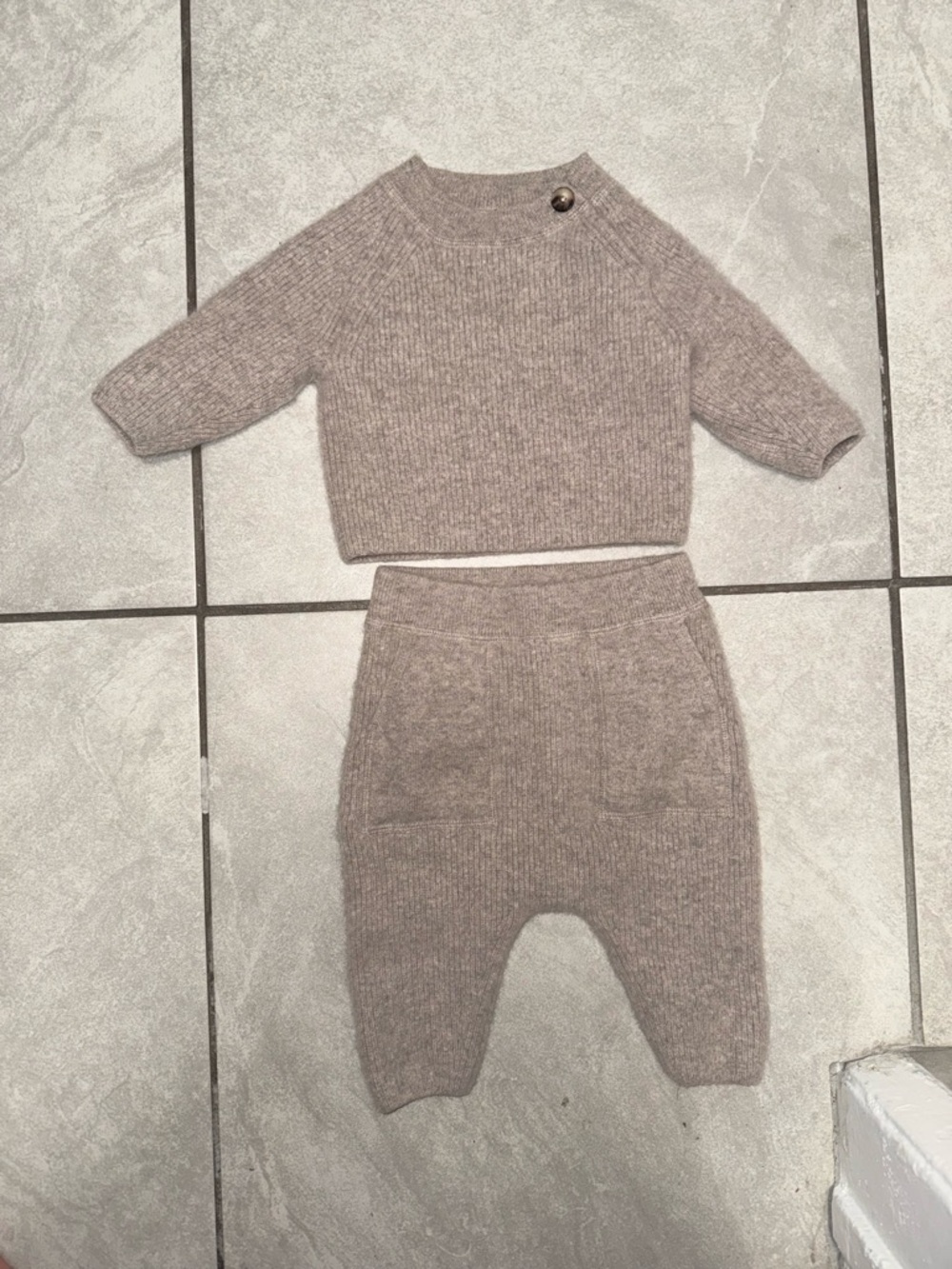 Banana Republic Baby Cashmere Top and Bottom Set 6m-12m